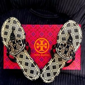 Tory Burch Metal Miller New Ivory/Perfect Navy size 8